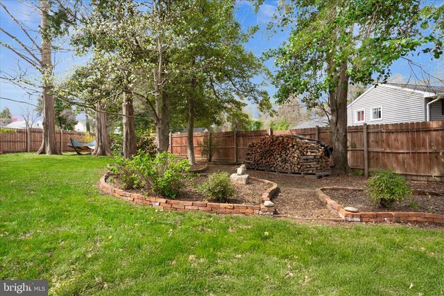 6327 EVERGLADES DR, Alexandria, VA 22312