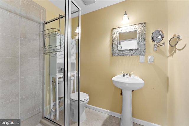 6327 EVERGLADES DR, Alexandria, VA 22312