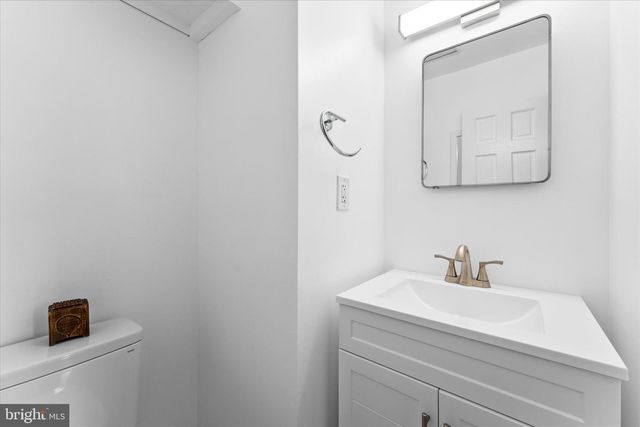 6327 EVERGLADES DR, Alexandria, VA 22312