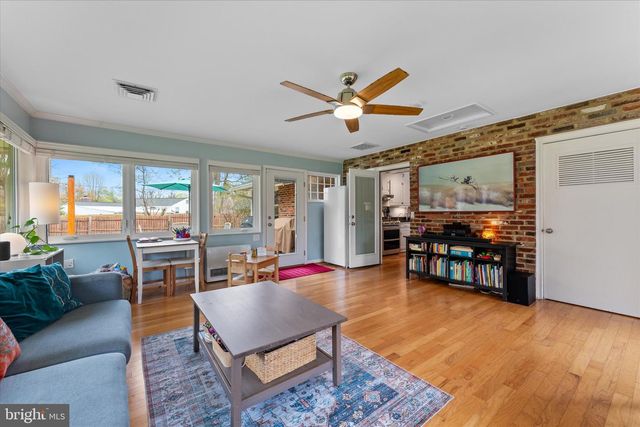 6327 EVERGLADES DR, Alexandria, VA 22312