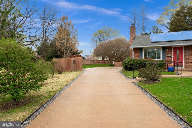 6327 EVERGLADES DR, Alexandria, VA 22312