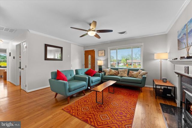 6327 EVERGLADES DR, Alexandria, VA 22312
