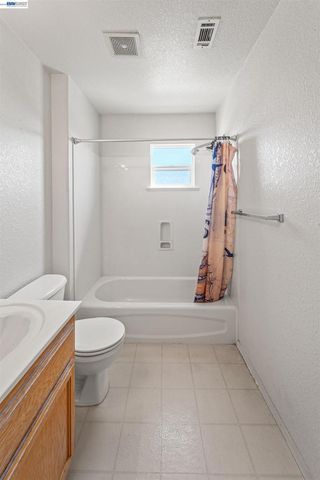 1153 Syracuse Ln, Manteca, CA 95336