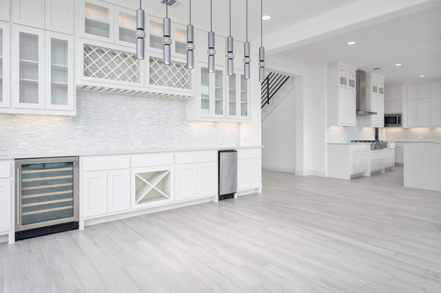 2502 Sunset Vista CIR, Spicewood, TX 78669
