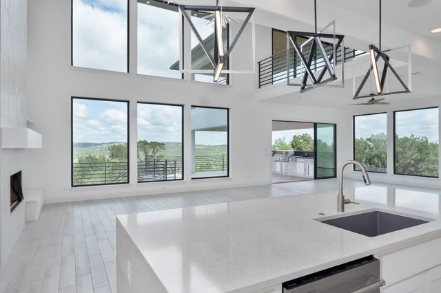 2502 Sunset Vista CIR, Spicewood, TX 78669