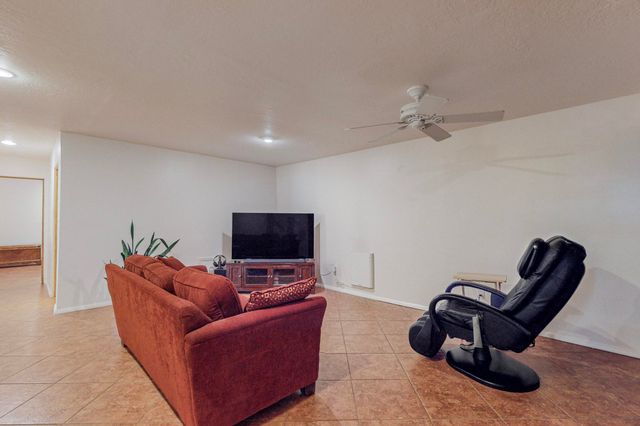 4 Athenas Way A+B, Espanola, NM 87532