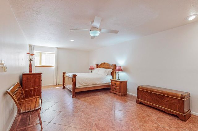 4 Athenas Way A+B, Espanola, NM 87532