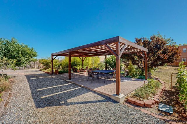 4 Athenas Way A+B, Espanola, NM 87532