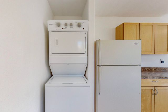 4 Athenas Way A+B, Espanola, NM 87532