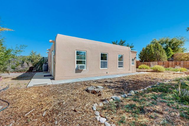 4 Athenas Way A+B, Espanola, NM 87532