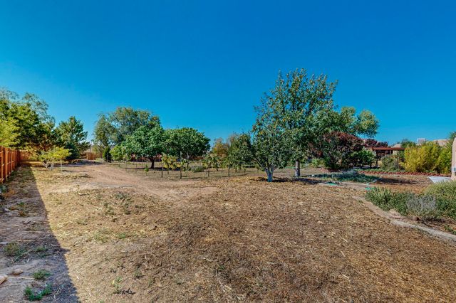 4 Athenas Way A+B, Espanola, NM 87532