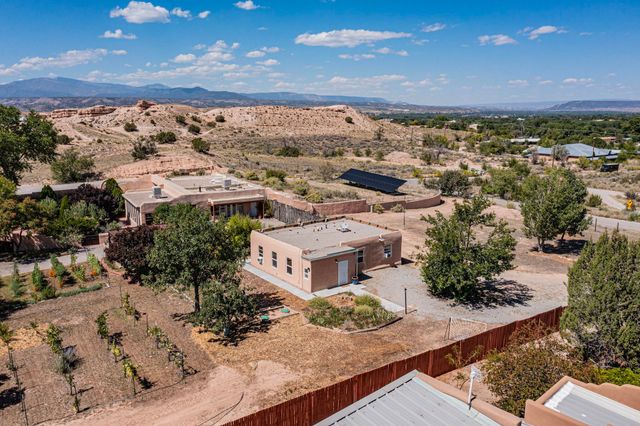4 Athenas Way A+B, Espanola, NM 87532