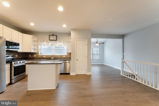 43792 SUNSET TER, Ashburn, VA 20147