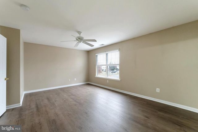 43792 SUNSET TER, Ashburn, VA 20147