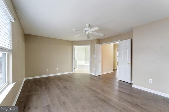 43792 SUNSET TER, Ashburn, VA 20147