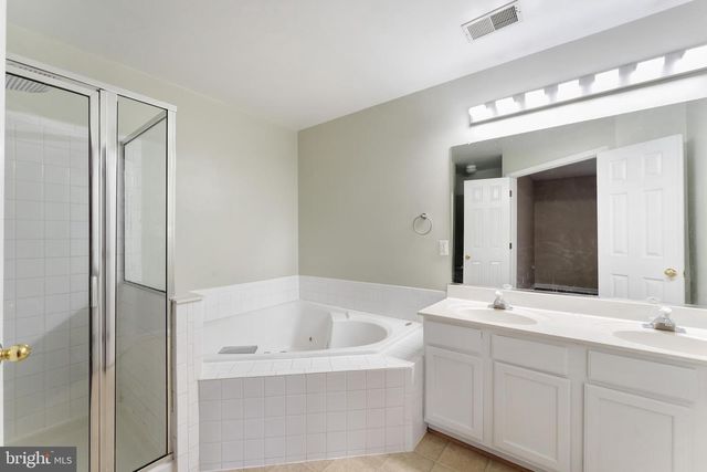 43792 SUNSET TER, Ashburn, VA 20147