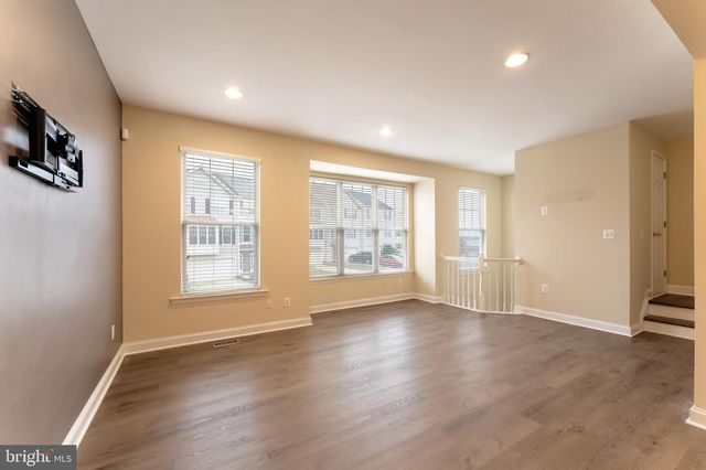 43792 SUNSET TER, Ashburn, VA 20147