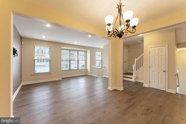 43792 SUNSET TER, Ashburn, VA 20147