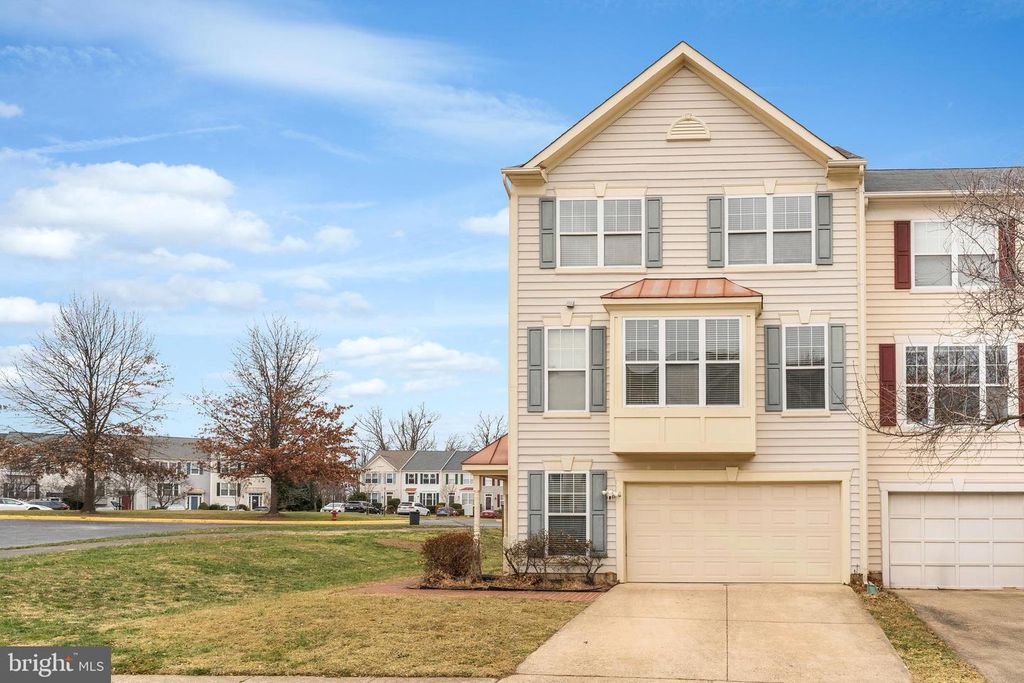 43792 SUNSET TER, Ashburn, VA 20147