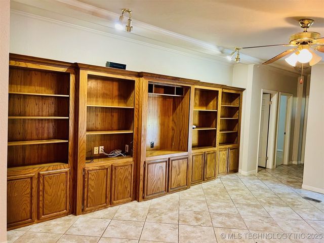 4826 Willis Drive, Kingston, OK 73439