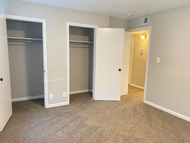 423 Alma Ln Apt C, Clarksville, TN 37043