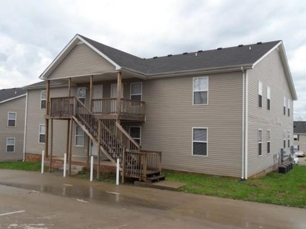 423 Alma Ln Apt C, Clarksville, TN 37043