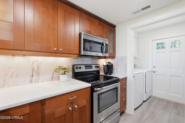 2 William Hilton Pkwy Apt 103, Hilton Head Island, SC 29926