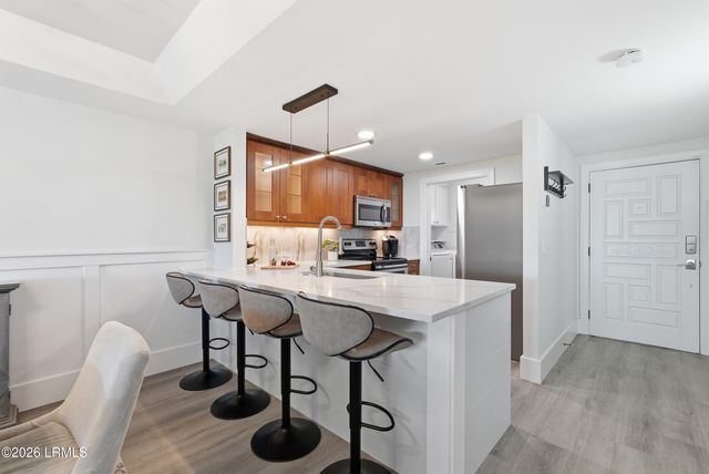 2 William Hilton Pkwy Apt 103, Hilton Head Island, SC 29926