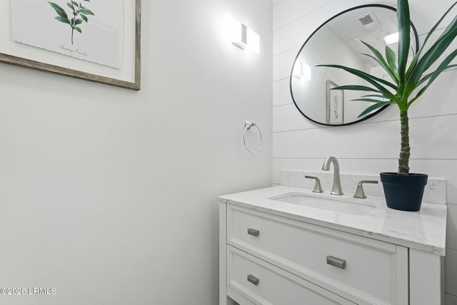2 William Hilton Pkwy Apt 103, Hilton Head Island, SC 29926