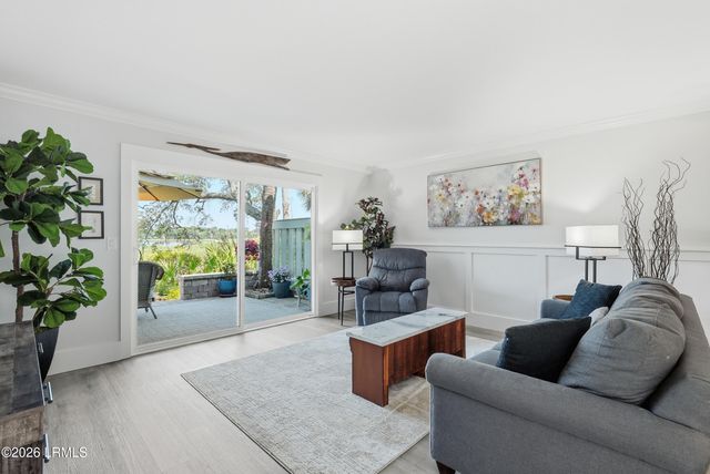 2 William Hilton Pkwy Apt 103, Hilton Head Island, SC 29926