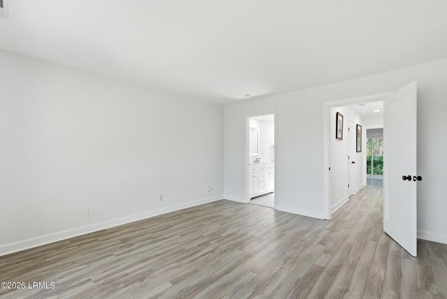 2 William Hilton Pkwy Apt 103, Hilton Head Island, SC 29926