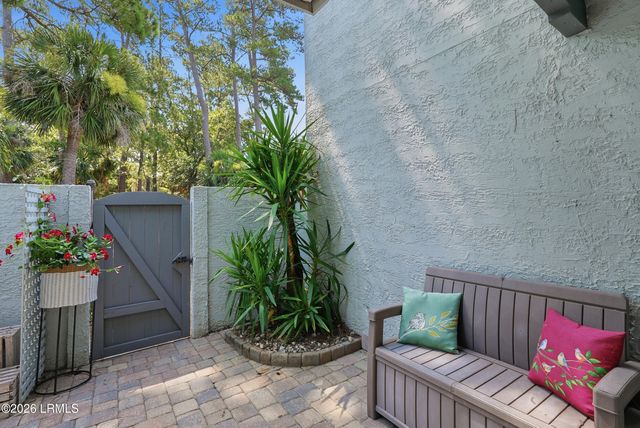 2 William Hilton Pkwy Apt 103, Hilton Head Island, SC 29926