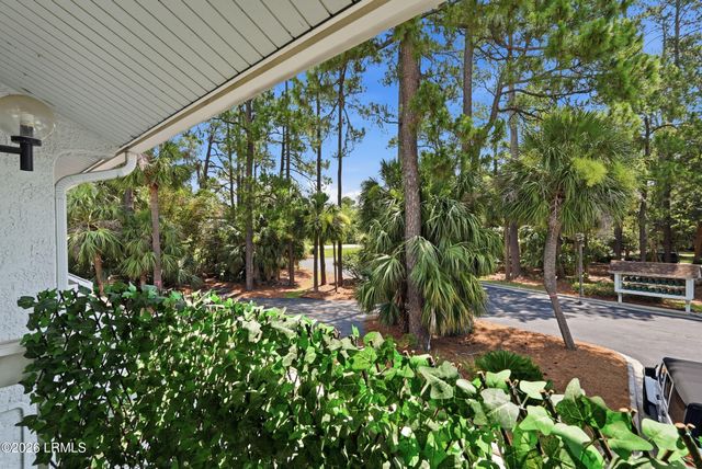 2 William Hilton Pkwy Apt 103, Hilton Head Island, SC 29926