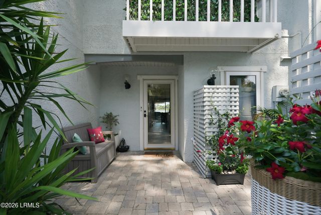 2 William Hilton Pkwy Apt 103, Hilton Head Island, SC 29926