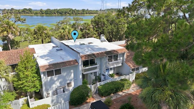 2 William Hilton Pkwy Apt 103, Hilton Head Island, SC 29926