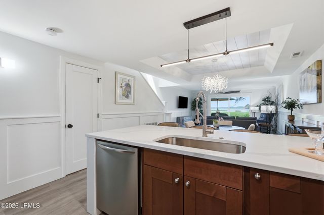 2 William Hilton Pkwy Apt 103, Hilton Head Island, SC 29926