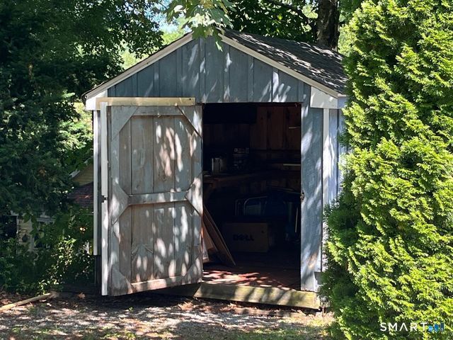 91 White Road, Ellington, CT 06029