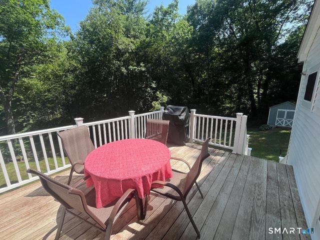 91 White Road, Ellington, CT 06029