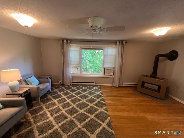 91 White Road, Ellington, CT 06029