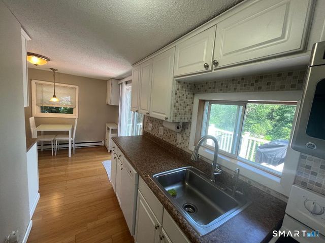 91 White Road, Ellington, CT 06029