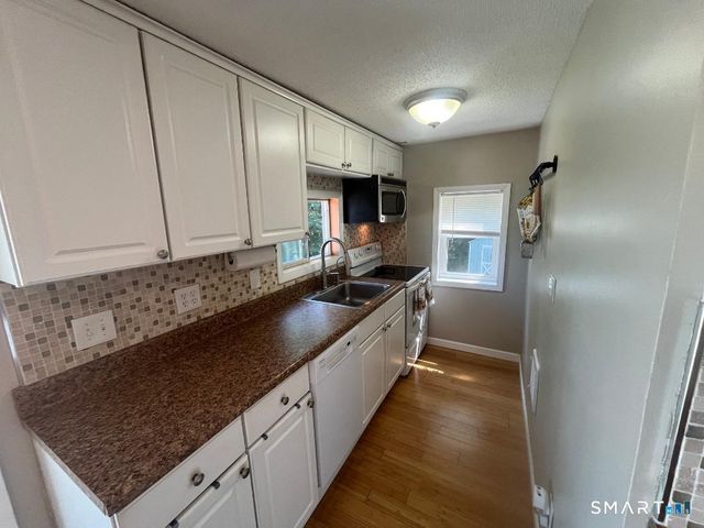 91 White Road, Ellington, CT 06029