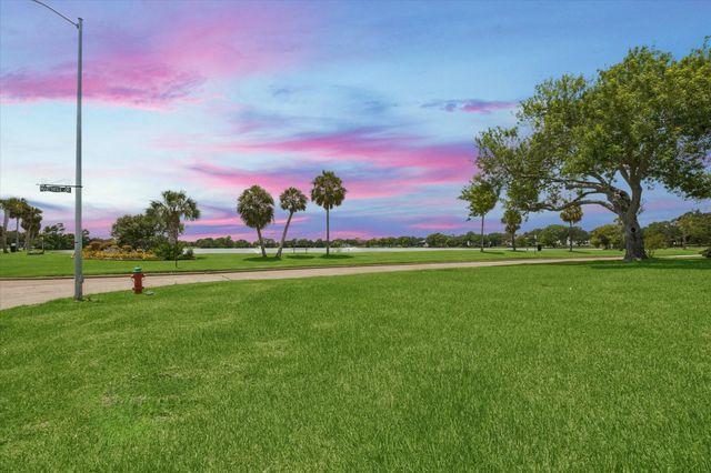 18743 Martinique Drive, Nassau Bay, TX 77058