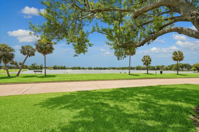 18743 Martinique Drive, Nassau Bay, TX 77058