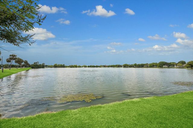 18743 Martinique Drive, Nassau Bay, TX 77058
