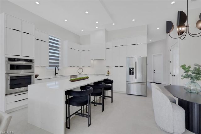 522 98th AVE N, Naples, FL 34108