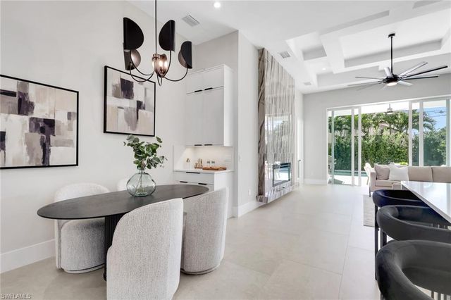 522 98th AVE N, Naples, FL 34108