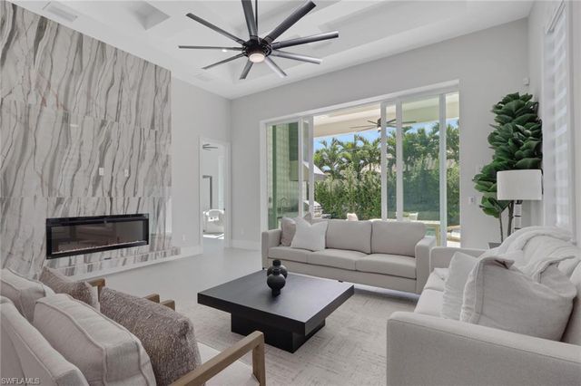 522 98th AVE N, Naples, FL 34108