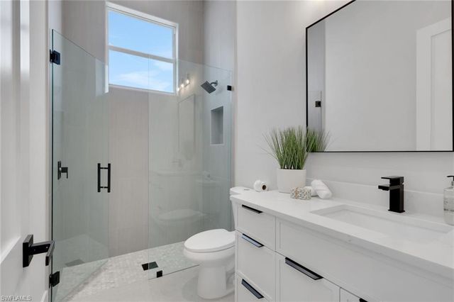 522 98th AVE N, Naples, FL 34108