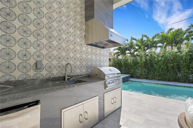 522 98th AVE N, Naples, FL 34108