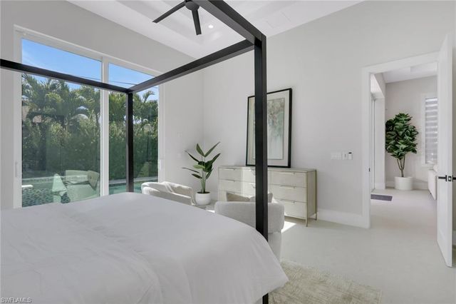 522 98th AVE N, Naples, FL 34108